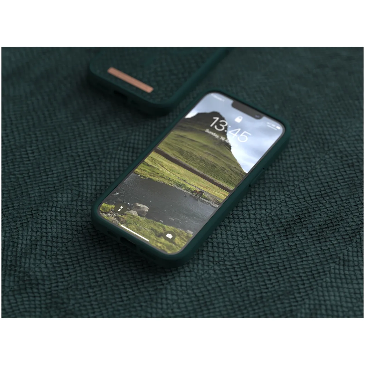Njord Jord Cover voor Apple iPhone 13 Pro Groen