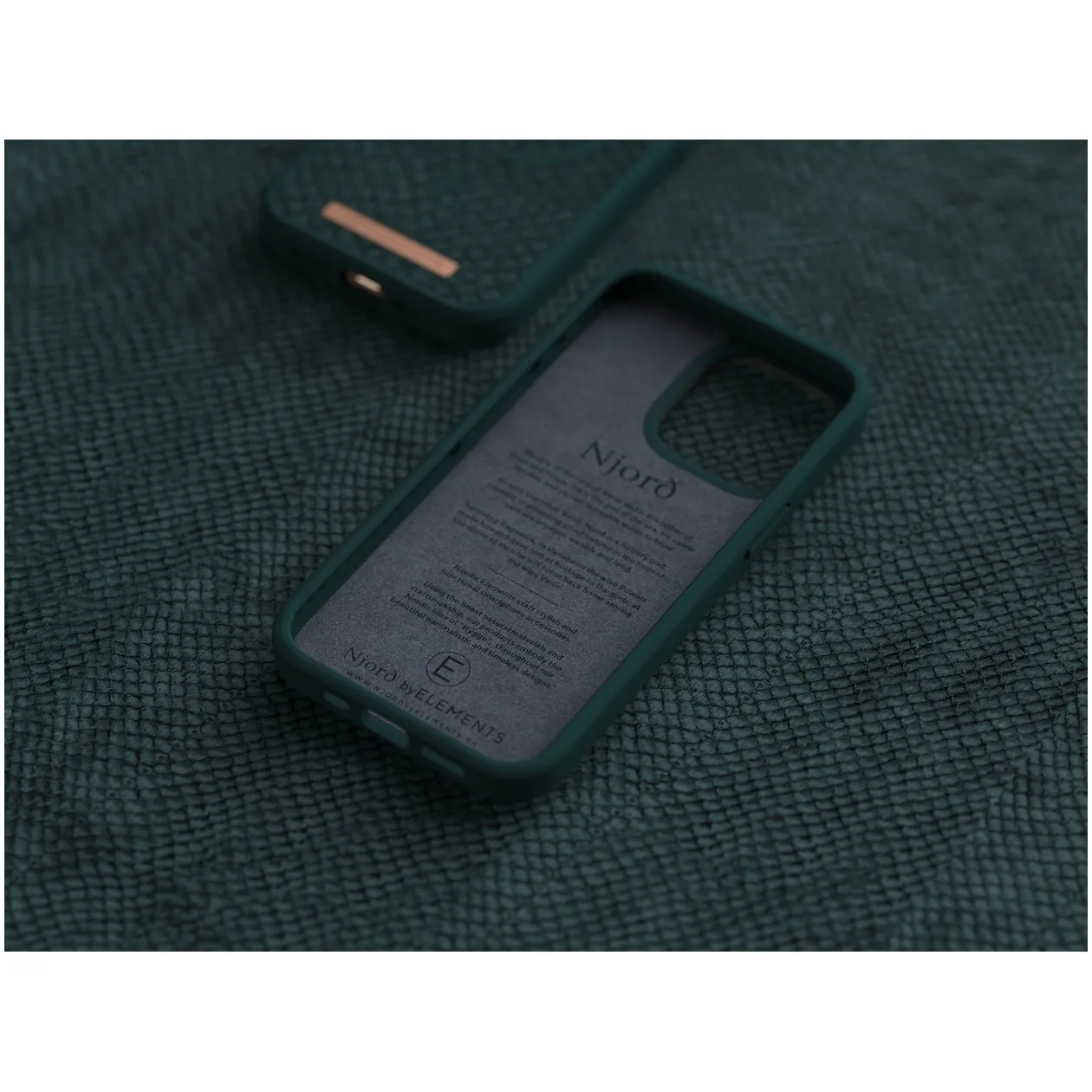 Njord Jord Cover voor Apple iPhone 13 Pro Groen