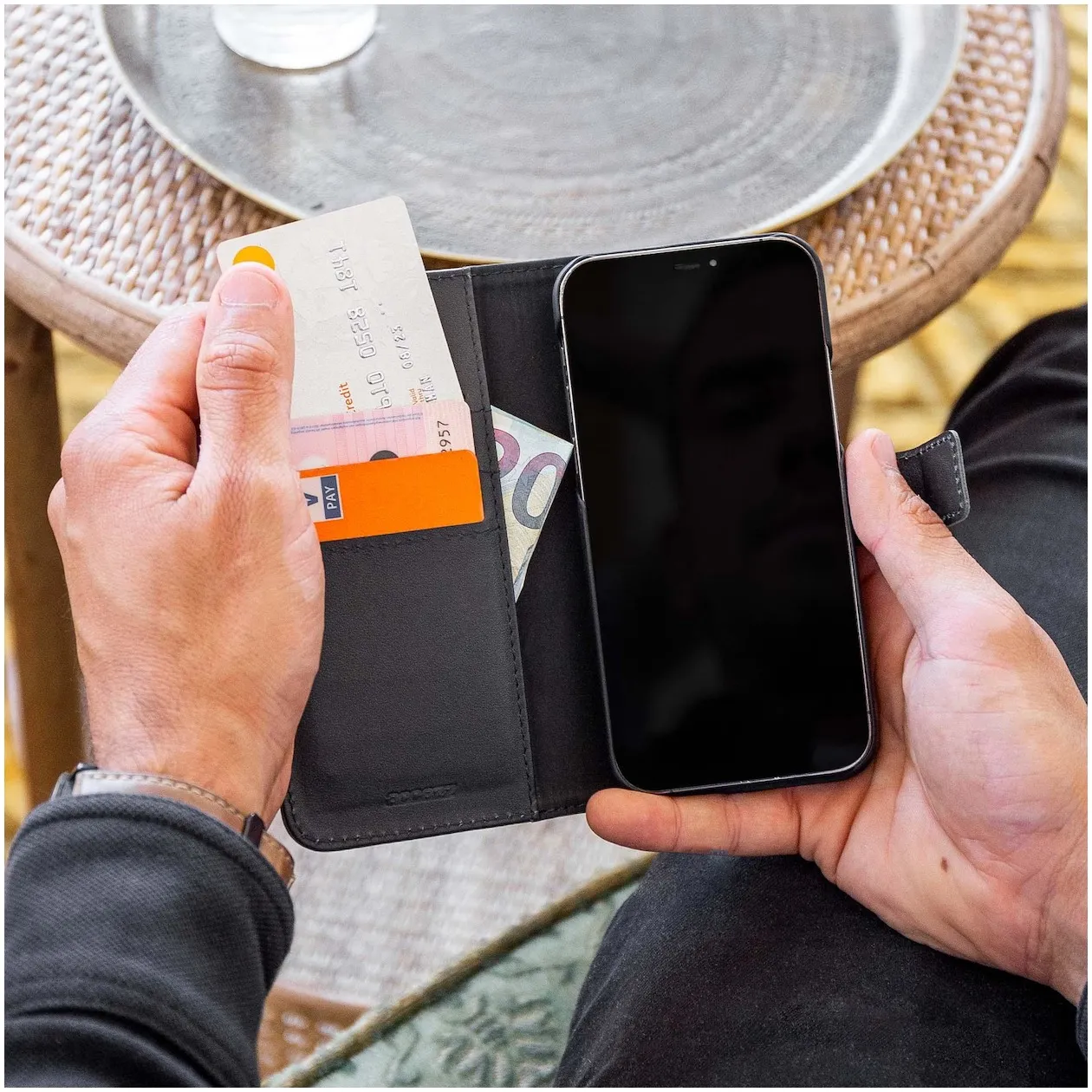 Accezz Premium Leather 2 in 1 Wallet Book Case voor Apple iPhone 13 Mini Zwart