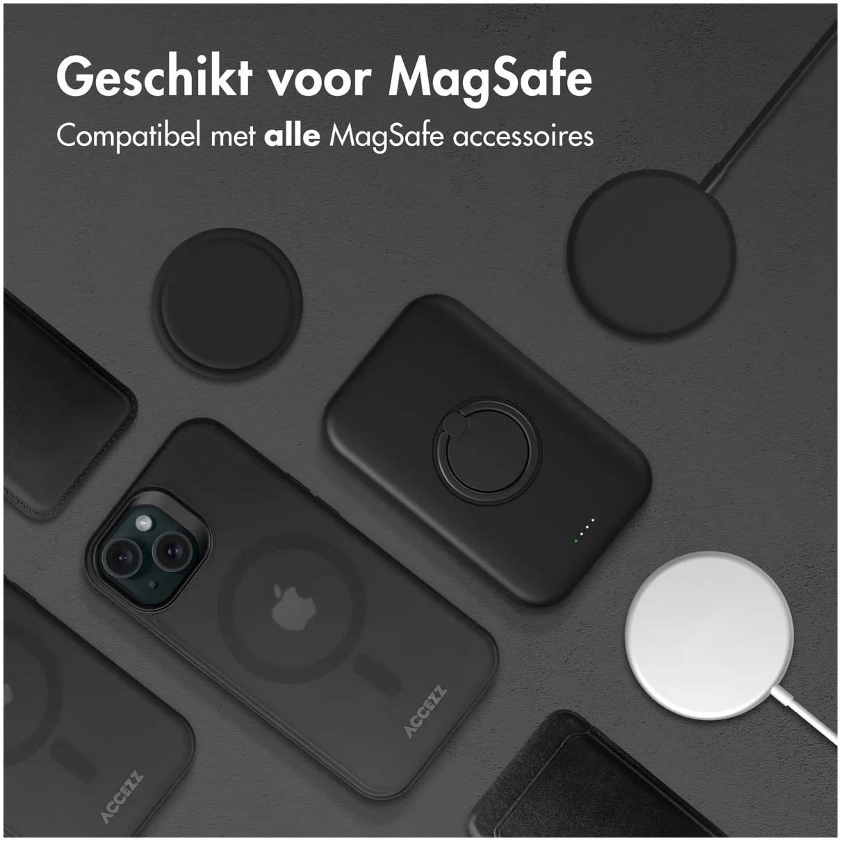 Accezz Rugged Frosted MagSafe Backcover iPhone 13 Zwart