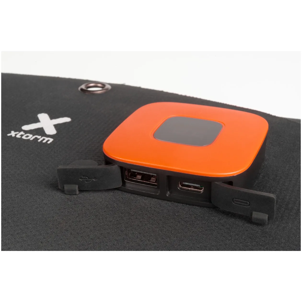 Xtorm SolarBooster lader, USB-A, USB-C, 21W Zwart
