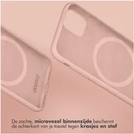 Accezz Liquid Silicone Backcover met MagSafe voor Samsung Galaxy S25 Roze