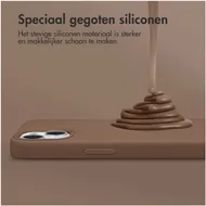Accezz Liquid Silicone Backcover met MagSafe voor Apple iPhone 15 Pro Max Lichtbruin