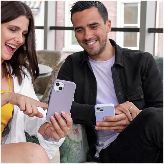 Accezz Liquid Silicone voor Apple iPhone 13 Paars