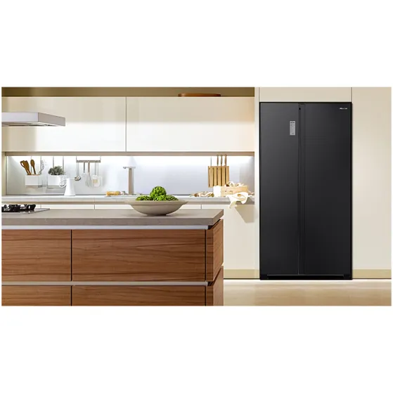 Hisense RS711N4AFE Zwart