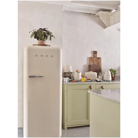 Smeg FAB28RCR6 Creme