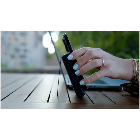 Xtorm uel Series 5 Power Pack  wireless magnetic 10000 mAh Zwart