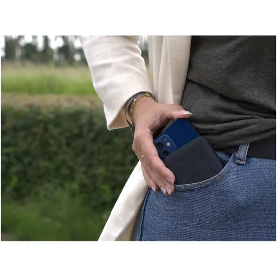 Xtorm Fuel Series 5 Power Pack wireless magnetic 5000 mAh Zwart