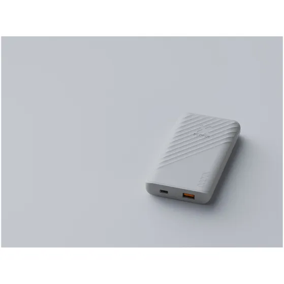 Xtorm Go2 Power Pack 10000 mAh Wit