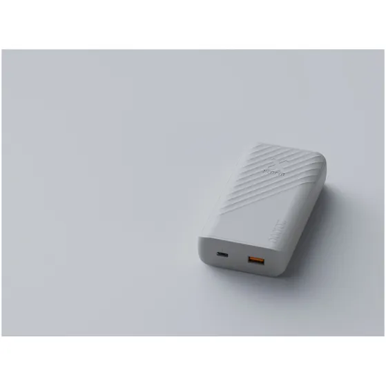 Xtorm Go2 Power Pack 20000 mAh Wit