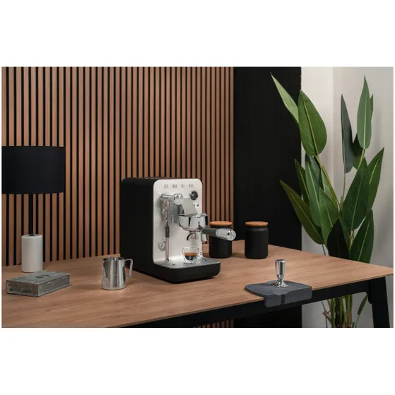 Smeg EMC02BLMEU Mat zwart