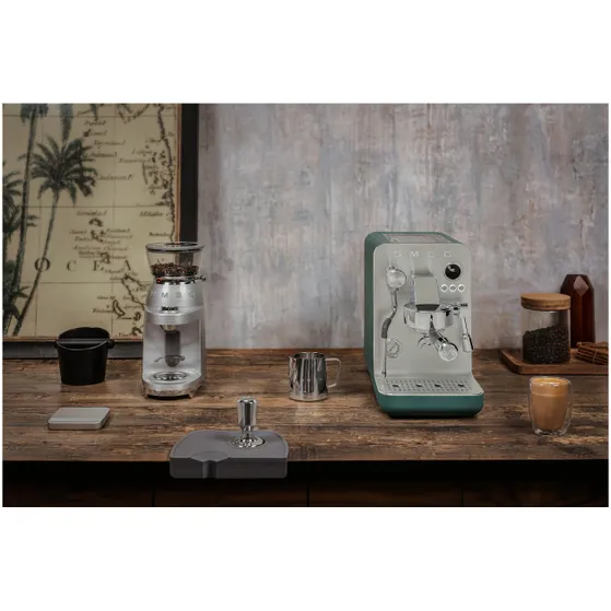Smeg EMC02EGMEU Donkergroen