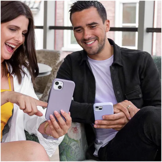 Accezz Liquid Silicone Backcover iPhone 15 Grijs