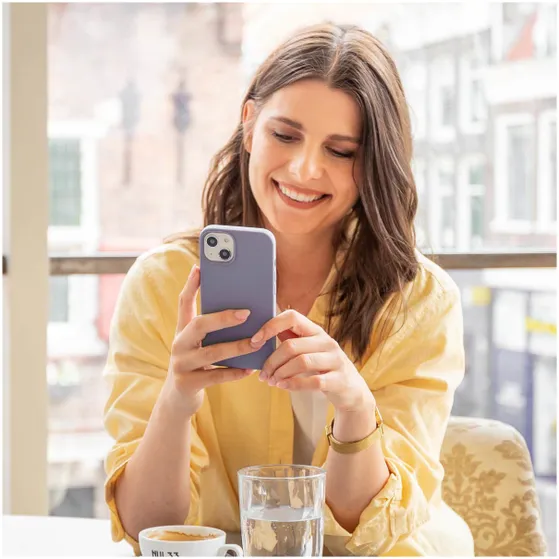 Accezz Liquid Silicone Backcover iPhone 15 Grijs