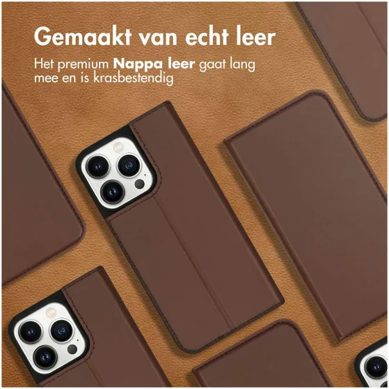 Accezz Premium Leather Slim Book Case voor Apple iPhone 13 Pro Bruin