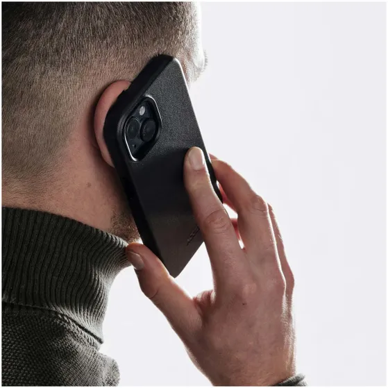 Accezz MagSafe Leather Backcover Samsung Galaxy S24 Zwart