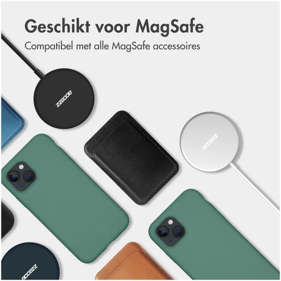 Accezz Liquid Silicone Backcover met MagSafe iPhone 15 Plus Donkergroen