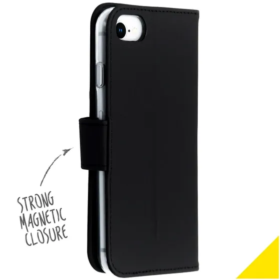 Accezz Wallet Case voor Apple iPhone SE (2022 / 2020) / 8 / 7 / 6(s) Zwart