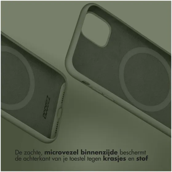 Accezz Liquid Silicone Backcover met MagSafe voor Samsung Galaxy S25 Groen