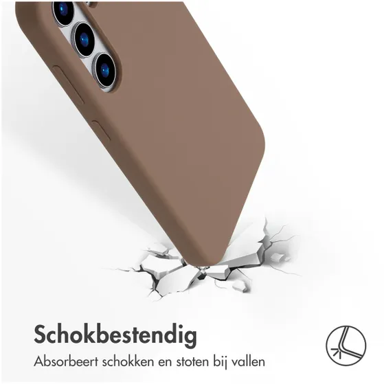 Accezz Liquid Silicone Backcover met MagSafe voor Samsung Galaxy S25 Lichtbruin