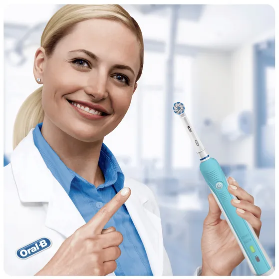 Oral B PRO 700 Sensi Clean