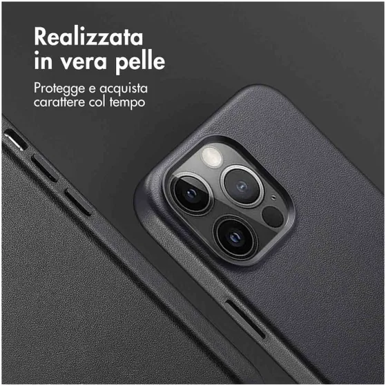 Accezz MagSafe Leather Backcover iPhone 13 Pro Zwart