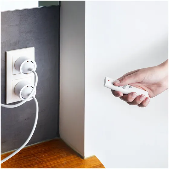 KlikAanKlikUit APC2-2300R Draadloze stekkerset met 2 stekkers & afstandsbediening Wit