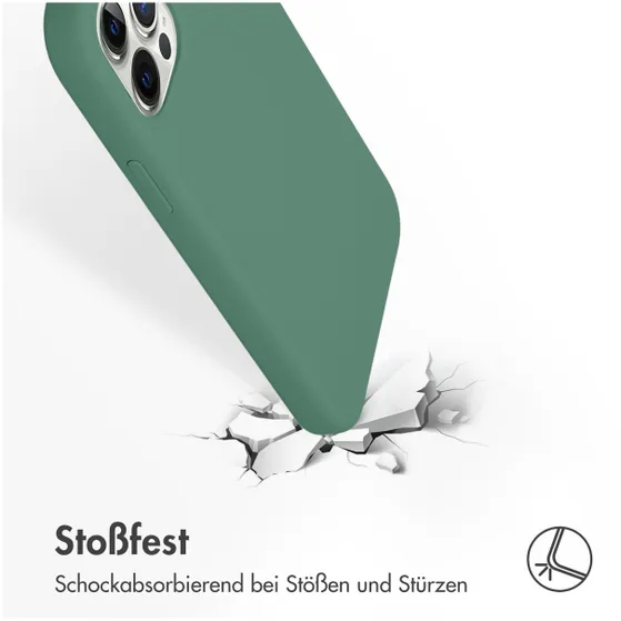 Accezz Liquid Silicone Backcover met MagSafe iPhone 12 (Pro) Groen
