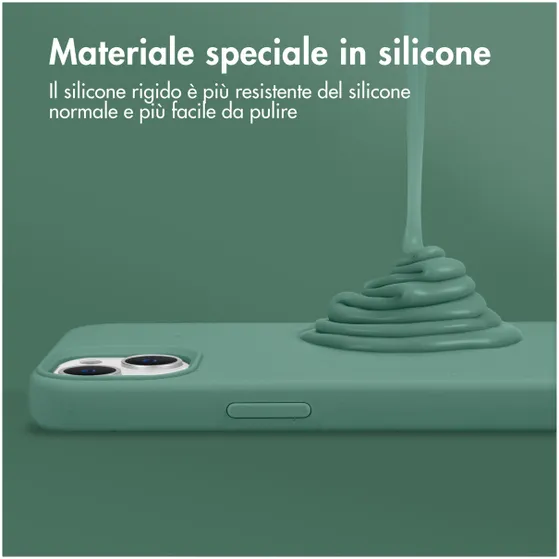 Accezz Liquid Silicone Backcover met MagSafe iPhone 16 Donkergroen