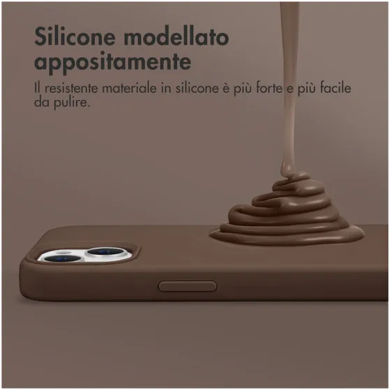 Accezz Liquid Silicone Backcover met MagSafe voor Samsung Galaxy S24 Ultra Bruin
