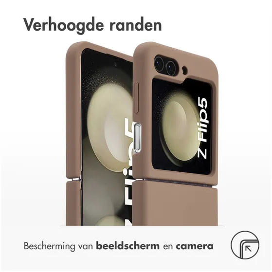 Accezz Liquid Silicone Backcover met MagSafe voor Samsung Galaxy Z Flip 5 Lichtbruin