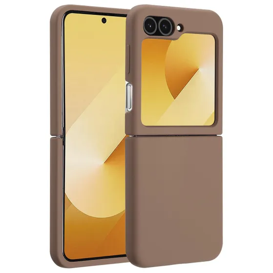 Accezz Liquid Silicone Backcover met MagSafe voor Samsung Galaxy Z Flip 6 Lichtbruin