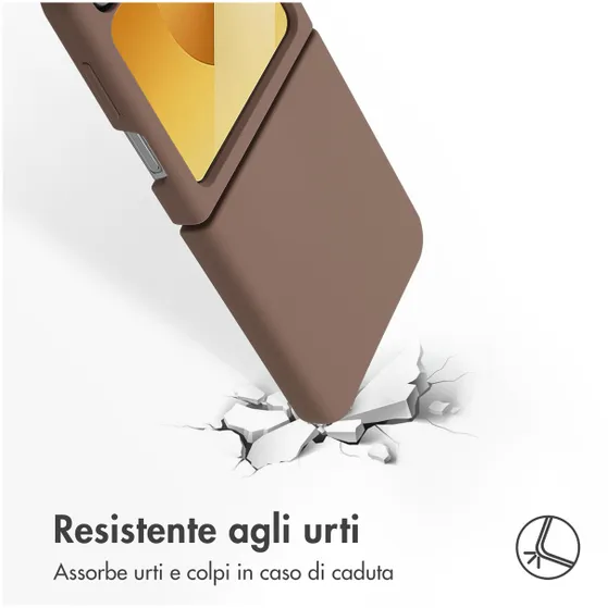 Accezz Liquid Silicone Backcover met MagSafe voor Samsung Galaxy Z Flip 6 Lichtbruin