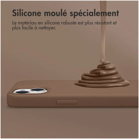 Accezz Liquid Silicone Backcover met MagSafe voor Apple iPhone 15 Pro Max Lichtbruin