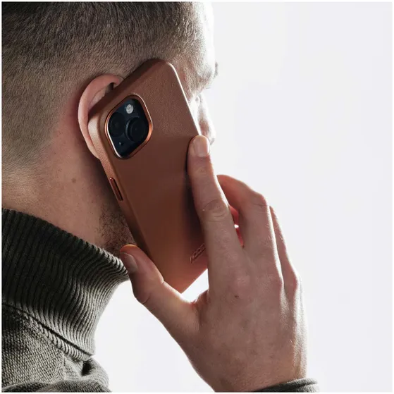Accezz MagSafe Leather Backcover voor iPhone 16 Pro Max Bruin