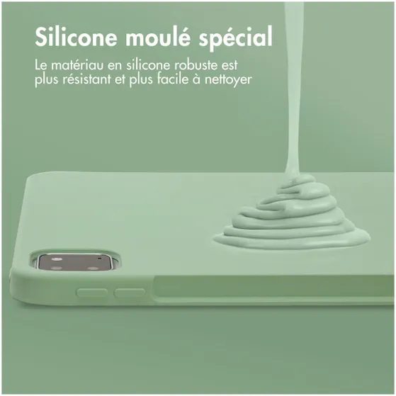 Accezz Liquid Silicone Backcover met penhouder iPad Pro 11 (2018 - 2022) Groen