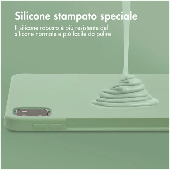 Accezz Liquid Silicone Backcover met penhouder iPad Pro 11 (2018 - 2022) Groen
