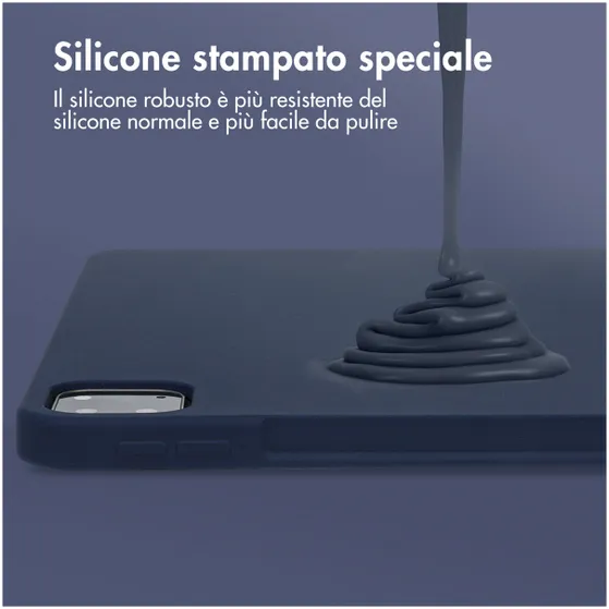 Accezz Liquid Silicone Backcover met penhouder iPad Pro 12.9 (2022) / Pro 12.9 (2021) / Pro 12.9 (2020) Donkerblauw