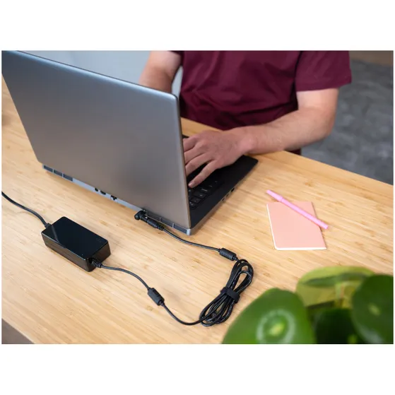 Trust Primo Universele 90W-laptopoplader Zwart