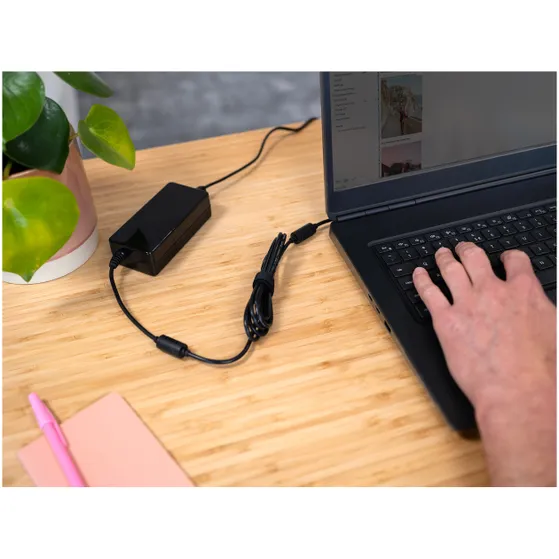 Trust Primo Universele 90W-laptopoplader Zwart