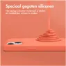 Accezz Liquid Silicone Backcover met MagSafe iPhone 15 Oranje