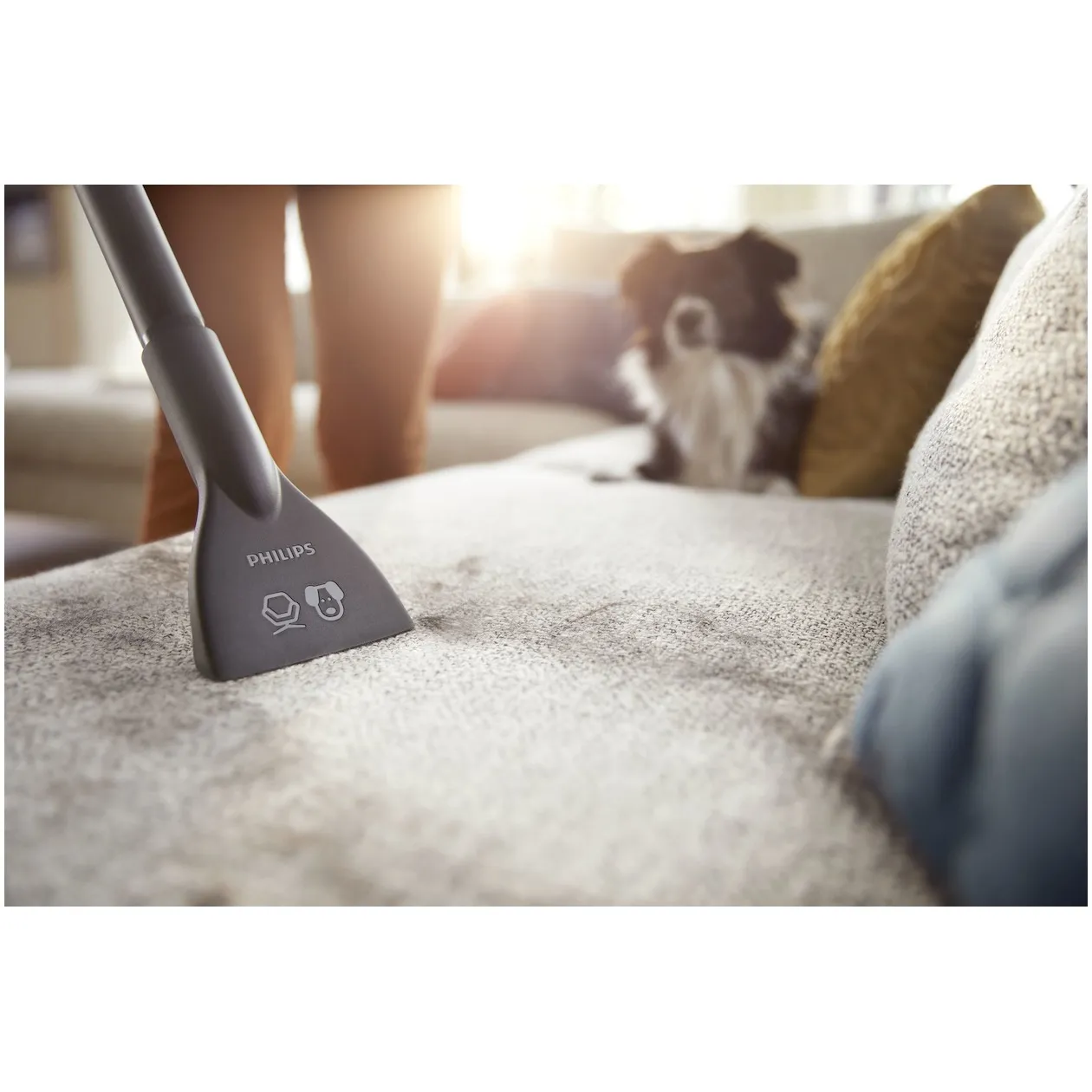 Philips stofzuiger XB2142/08 aanbieding bij Dekamarkt