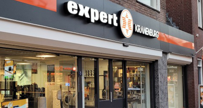 Voorgevel van de nieuwe Expert-winkel in Zevenaar