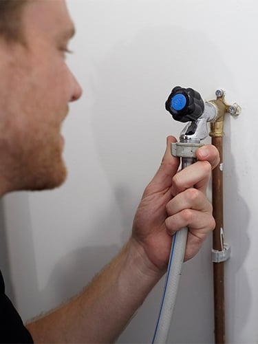 Hoe reset je waterstop van een wasmachine of vaatwasser? | Expert.nl