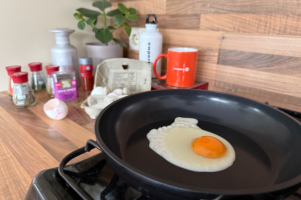 Ei bakken in PFAS-vrije pan
