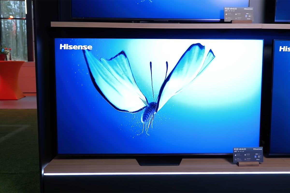 Close-up van de Hisense UR8S.