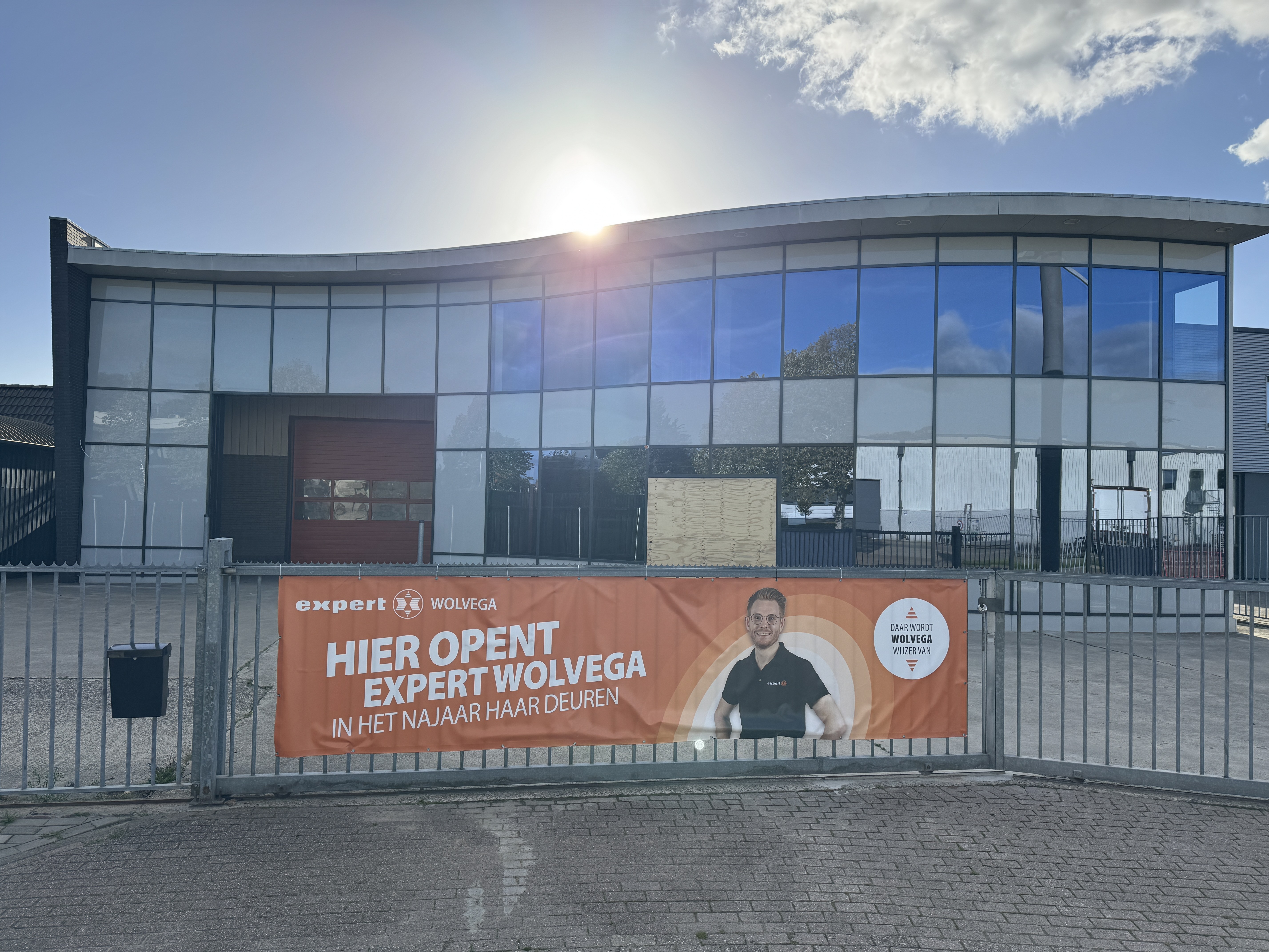Expert Wolvega aan de Industrieweg